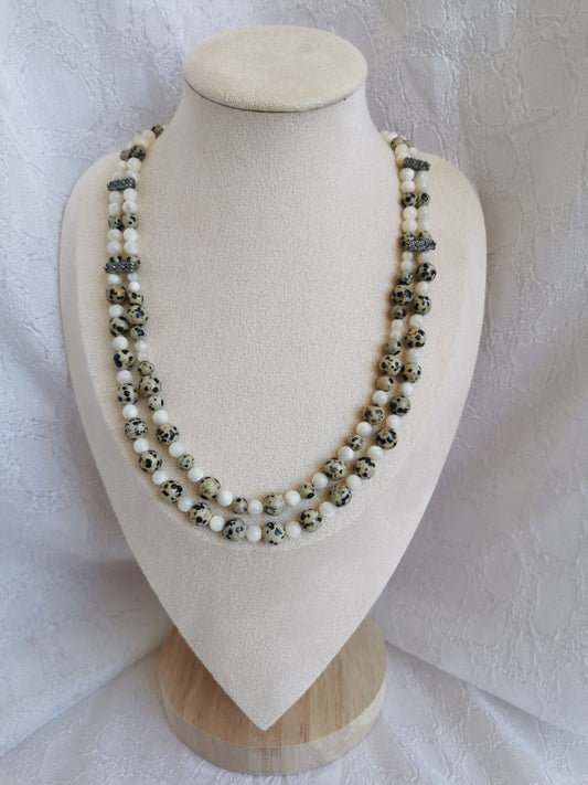 Collier deux rangs style ancien en nacre et jaspe dalmatien
