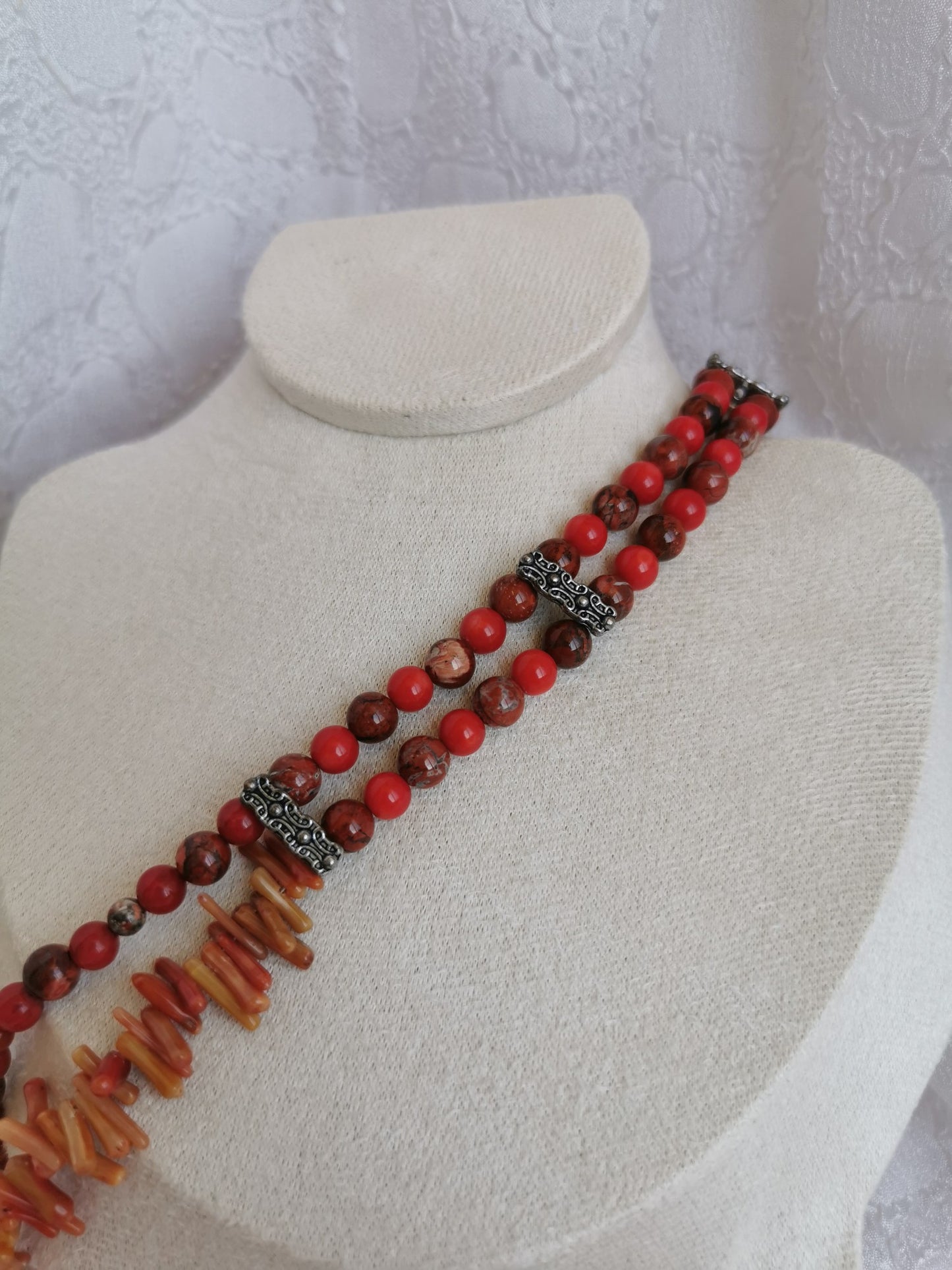 Collier double rang en jaspe rouge et gorgone