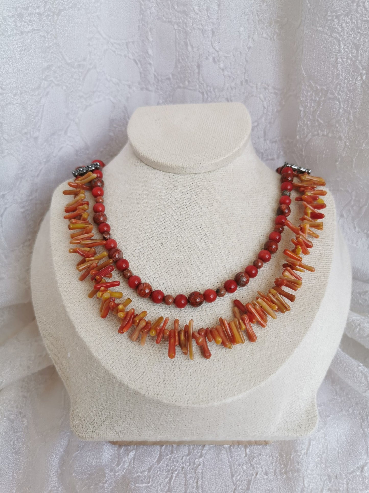 Collier double rang en jaspe rouge et gorgone