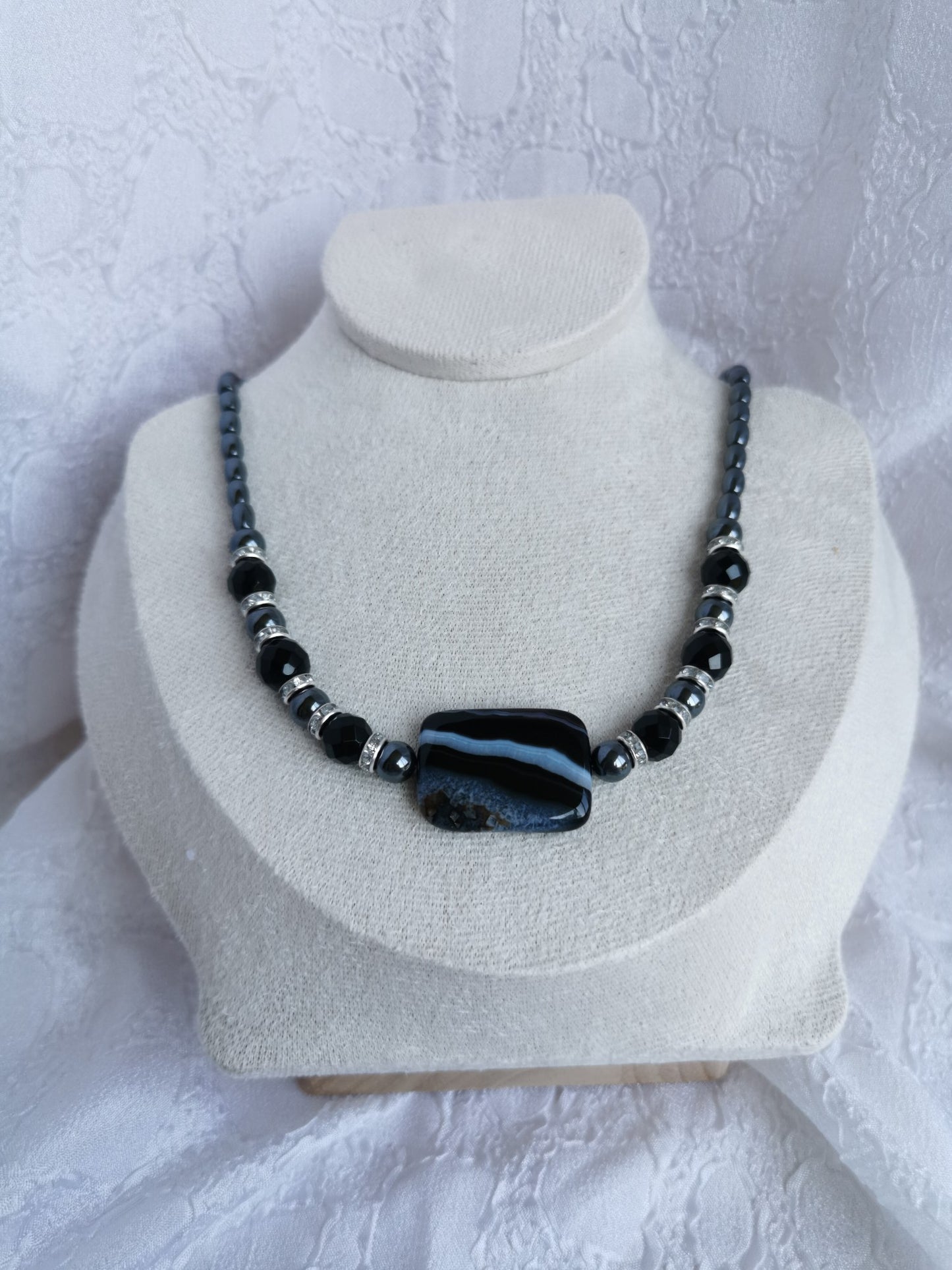 Collier hématite, onyx et agate noire rubanée