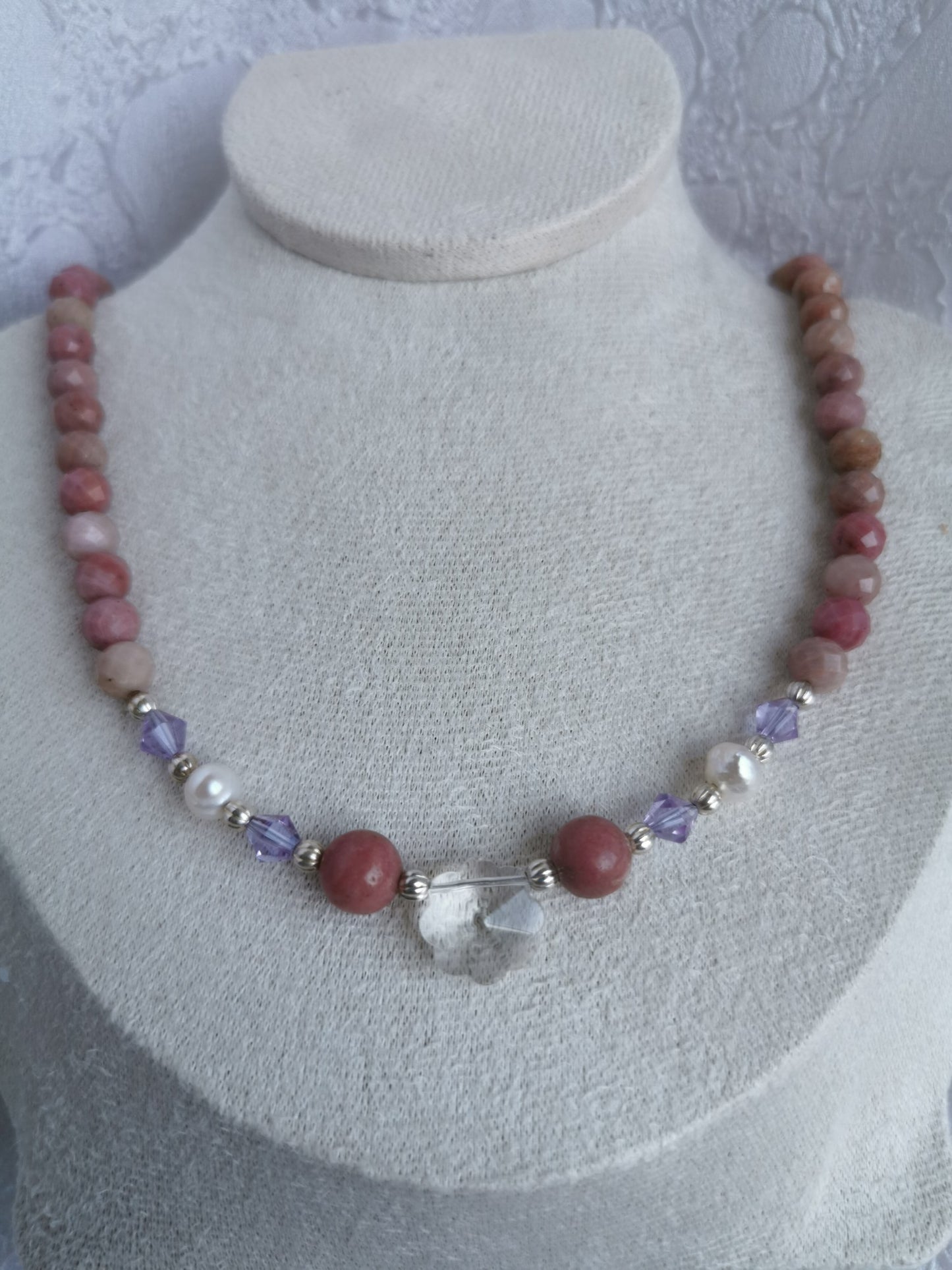 Collier en rhodonite et perles fantaisies