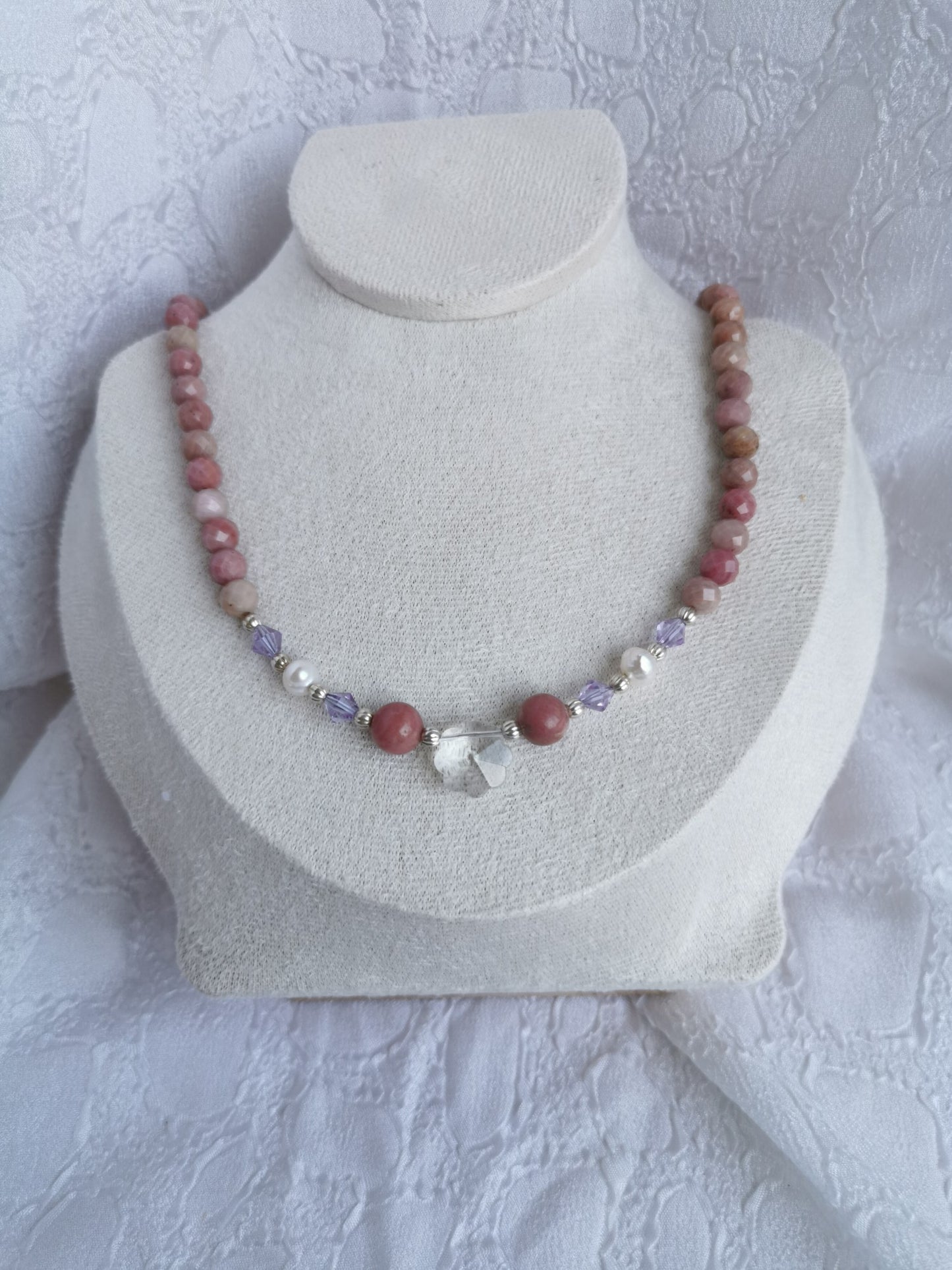 Collier en rhodonite et perles fantaisies