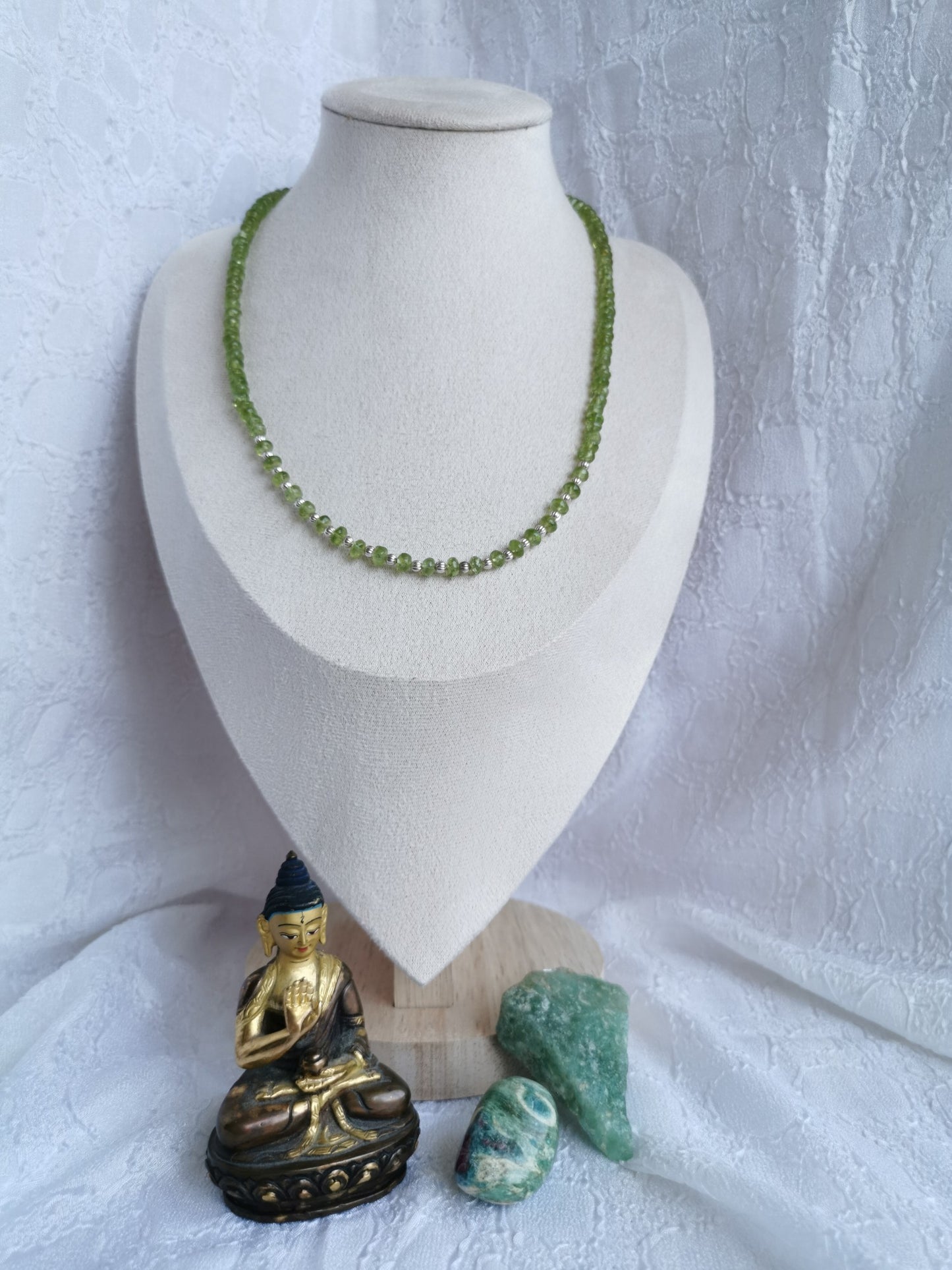 Collier en péridot et perles en argent 925