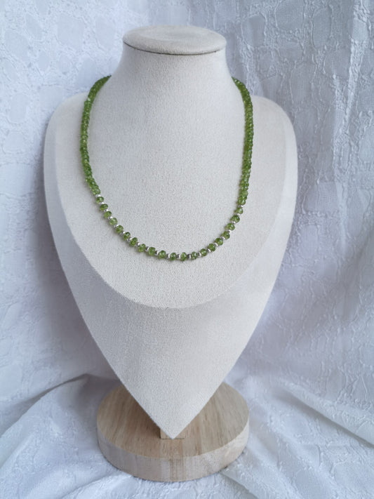 Collier en péridot et perles en argent 925